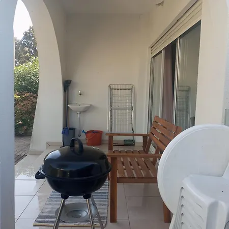 Espacoso Com Excelente Espaco Exterior *